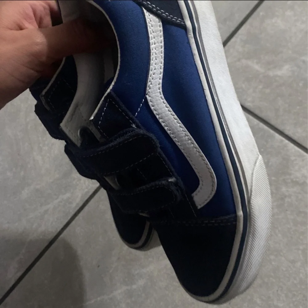 VANS - Picture 6 of 7